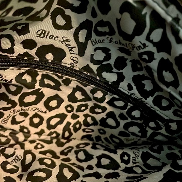 Fab Find Studded Embossed New Blac Label Pink Clutch - Picture 8 of 8